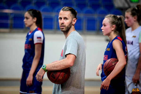 Тренер студенческой женской сборной России по баскетболу о проблемах поведения на детских матчах